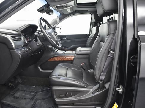 Used 2015 Chevrolet Suburban LTZ image 11