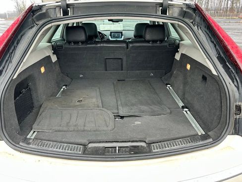 Used 2010 Cadillac CTS Premium image 28