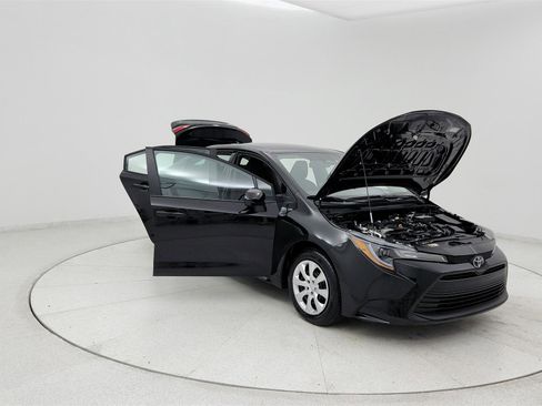 Used 2026 Toyota Corolla LE FWD image 12