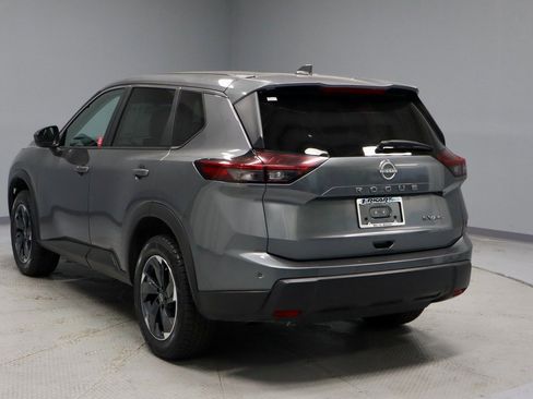 Certified 2024 Nissan Rogue SV image 10