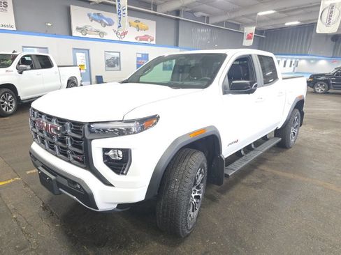 Used 2025 GMC Canyon AT4 w/ Technology Plus Package AWD/4WD image 5