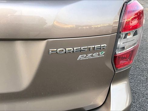 Used 2015 Subaru Forester 2.5i Limited image 9