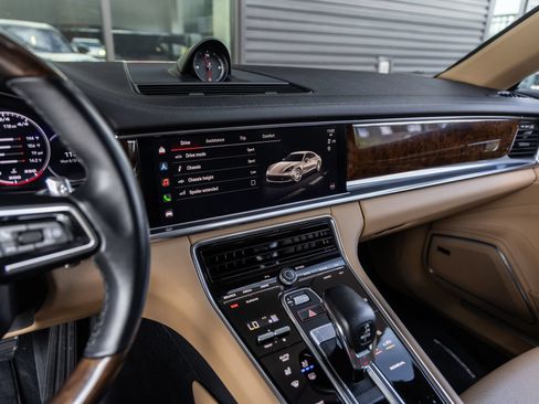 Certified 2023 Porsche Panamera 4 Platinum Edition AWD/4WD image 32