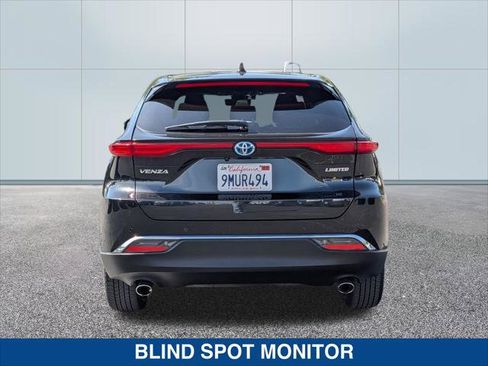Used 2024 Toyota Venza Limited image 4