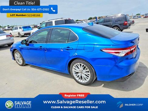 Used 2020 Toyota Camry XLE FWD image 3