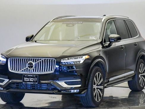 Certified 2025 Volvo XC90 B6 Plus image 1