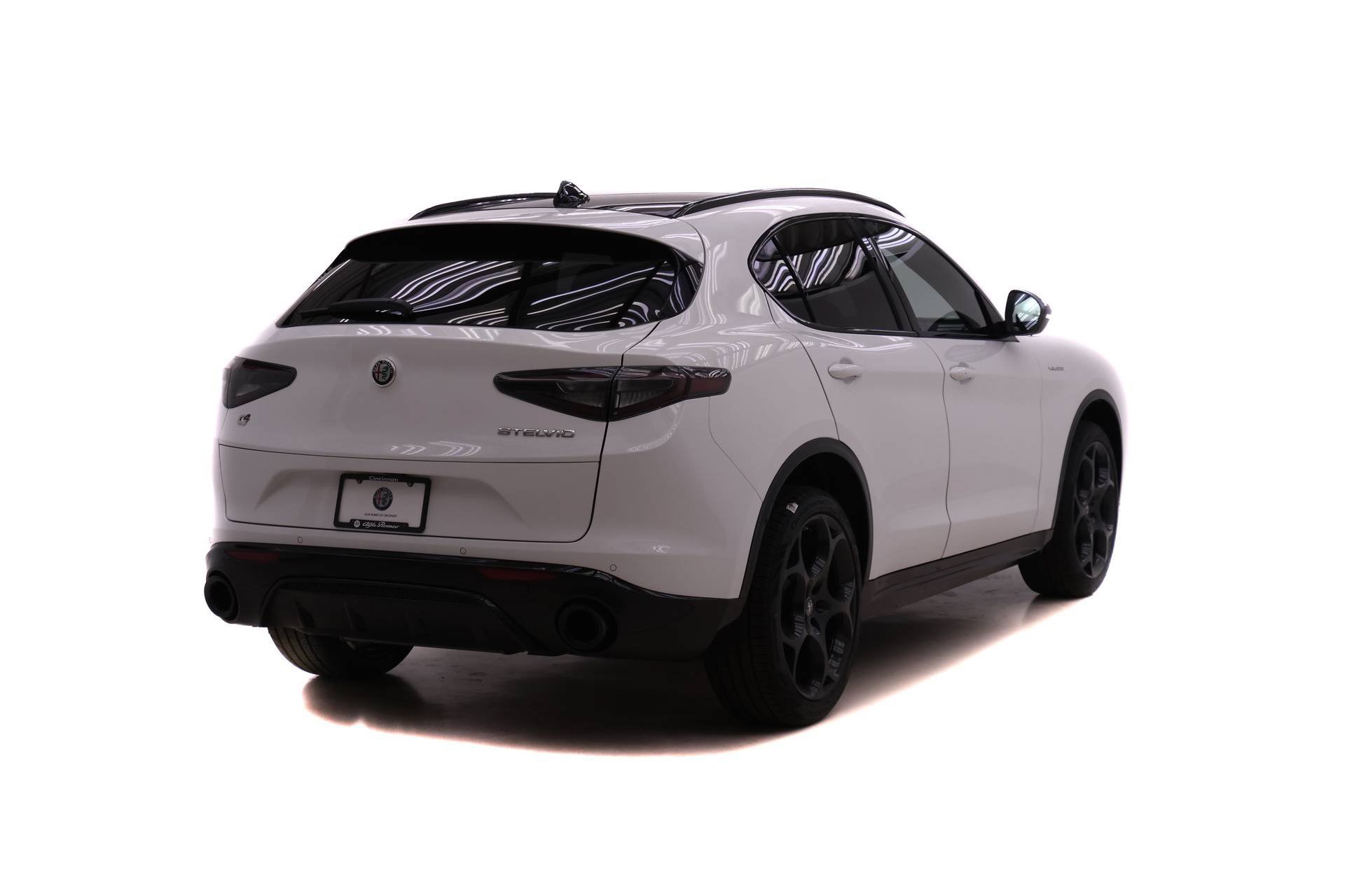 New 2026 Alfa Romeo Stelvio Sprint AWD/4WD image 4