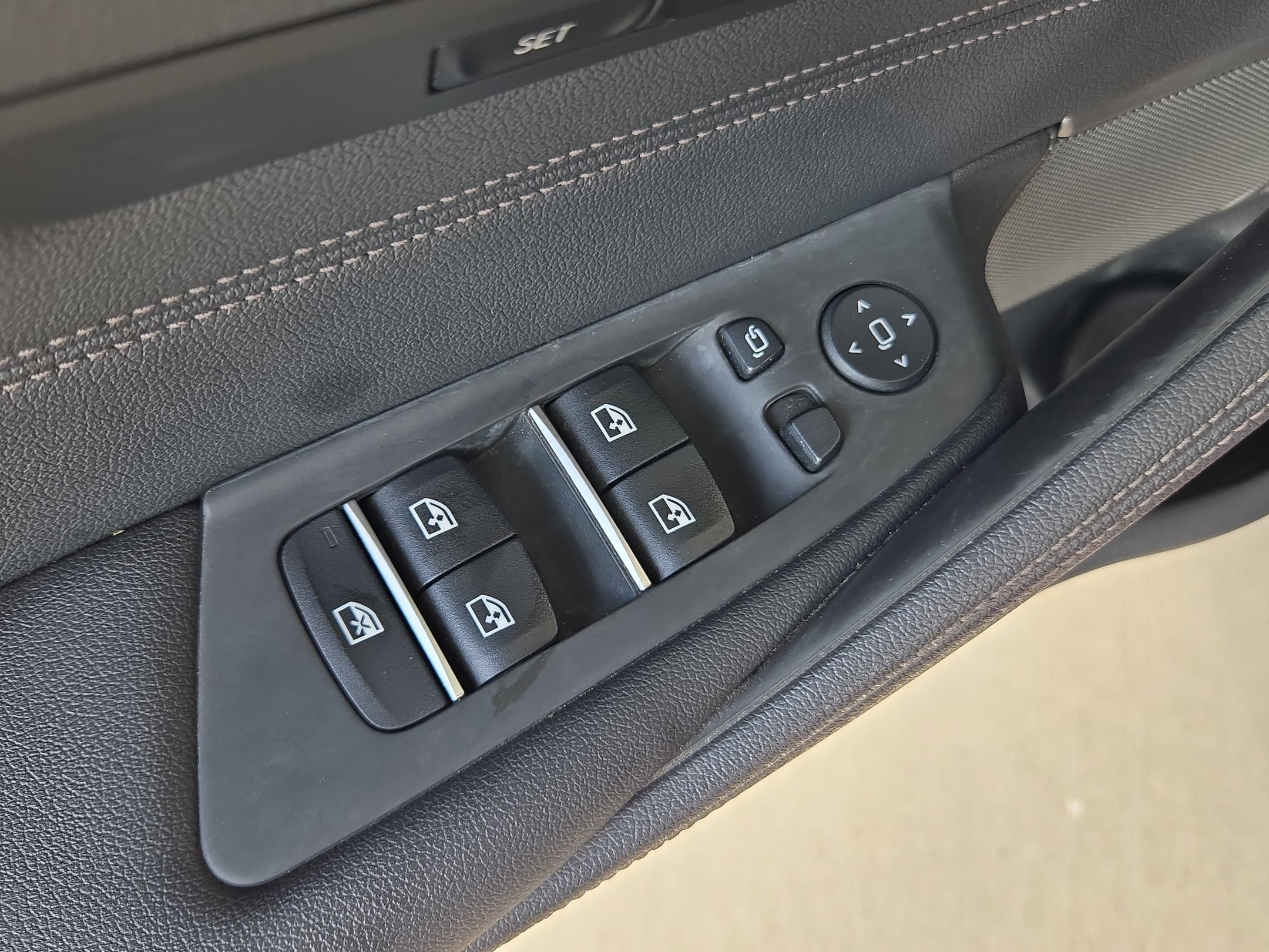 Used 2023 BMW 530e RWD image 12