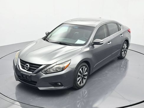 Used 2016 Nissan Altima 2.5 SL w/ 2.5 Technology w/LED Package FWD image 30