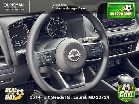Used 2024 Nissan Rogue SV AWD/4WD image 9