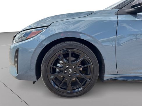 Used 2025 Nissan Sentra SR w/ Midnight Edition FWD image 9