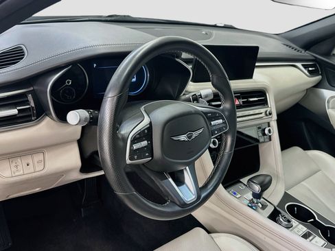 Used 2025 Genesis G70 2.5T AWD/4WD image 18
