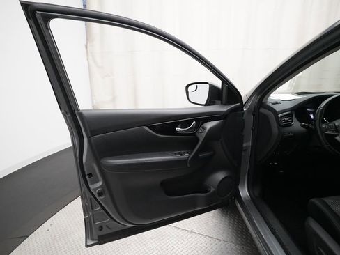 Used 2017 Nissan Rogue Sport SV w/ SV All-Weather Package image 27