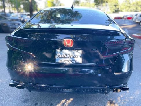 Used 2018 Honda Accord Sport image 5