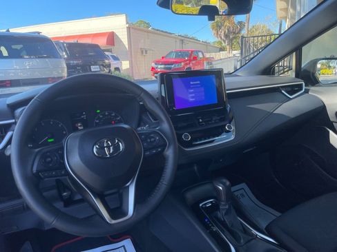 Used 2023 Toyota Corolla SE image 12