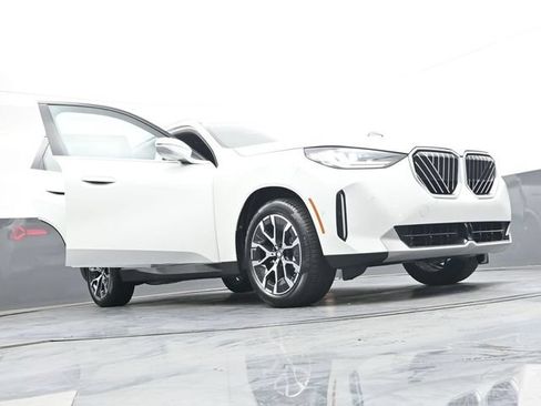 Used 2025 BMW X3 xDrive30i w/ M Sport Package AWD/4WD image 40