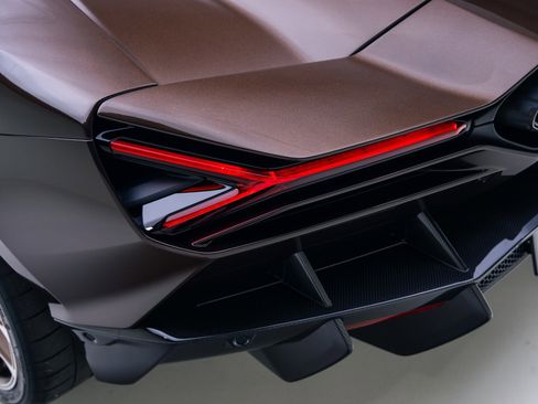 Used 2025 Lamborghini Revuelto image 33