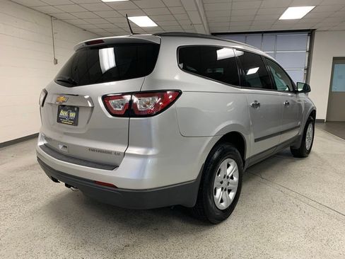 Used 2016 Chevrolet Traverse LS FWD image 7