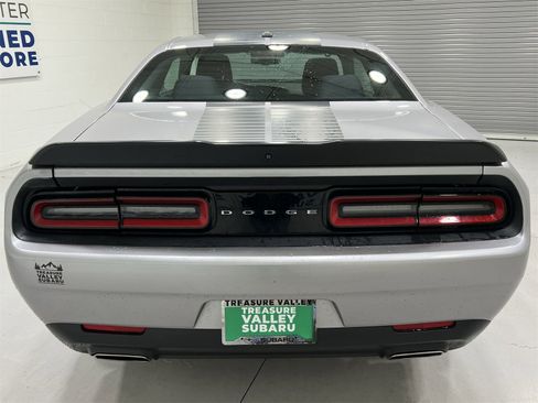 Used 2017 Dodge Challenger SXT w/ Blacktop Package image 7