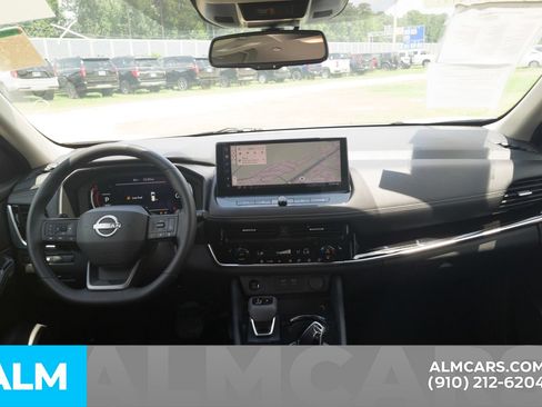 Used 2025 Nissan Rogue SL AWD/4WD image 20