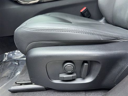 Used 2025 Land Rover Range Rover Velar Dynamic SE image 45