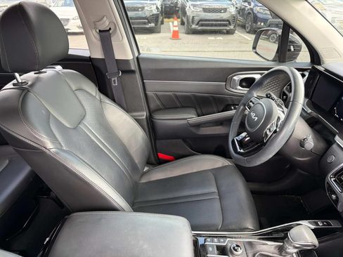 Used 2023 Kia Sorento SX AWD/4WD image 11