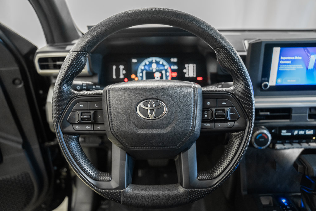 Certified 2025 Toyota Tacoma SR5 AWD/4WD image 26