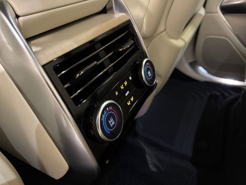 Used 2023 Land Rover Range Rover Autobiography image 28