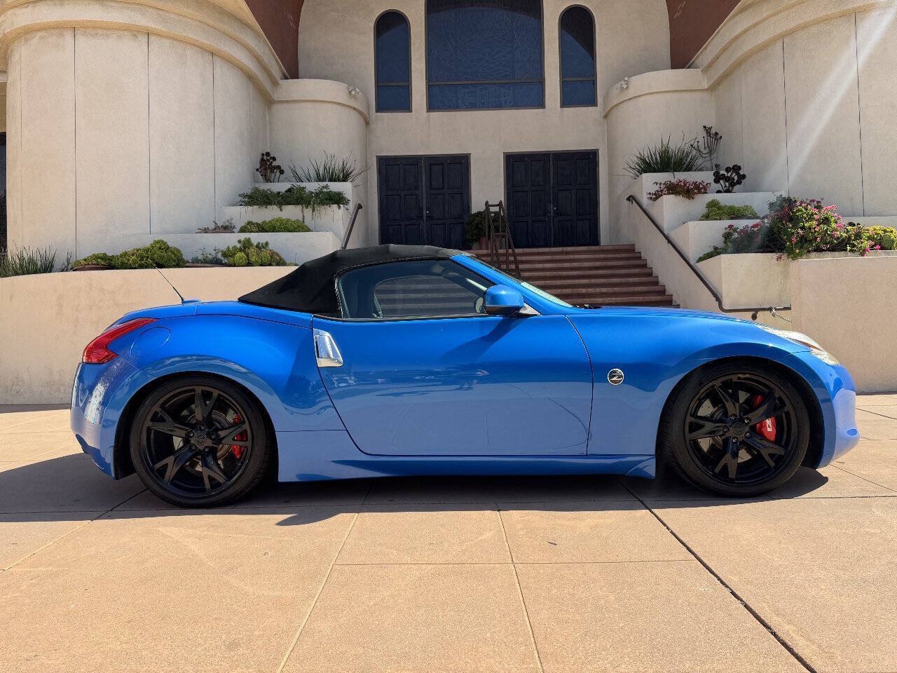 Used 2010 Nissan 370Z Touring RWD image 32