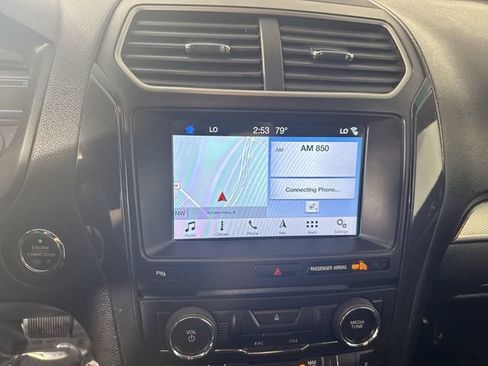Used 2018 Ford Explorer XLT w/ Equipment Group 202A AWD/4WD image 7