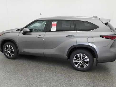 New 2026 Toyota Highlander XLE image 4