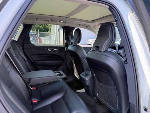 Used 2023 Volvo XC60 B5 Core w/ Climate Package AWD/4WD image 11