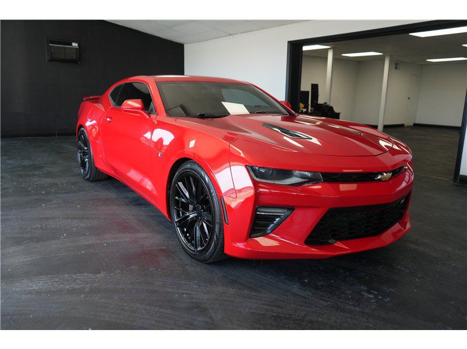 Used 2017 Chevrolet Camaro SS RWD image 9