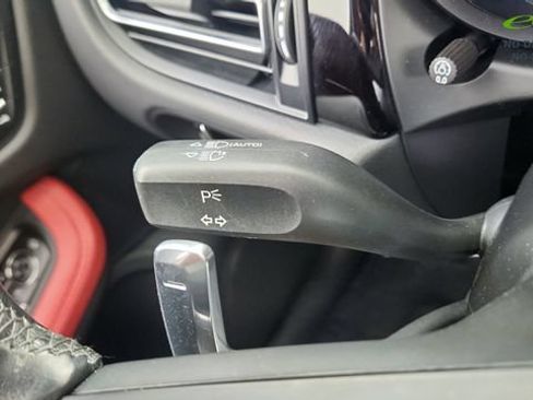 Used 2024 Porsche Macan AWD/4WD image 40