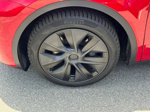 Used 2022 Tesla Model Y Long Range AWD/4WD image 36