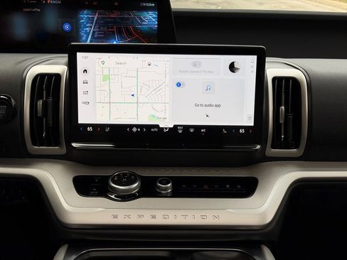 Used 2025 Ford Expedition Active image 12