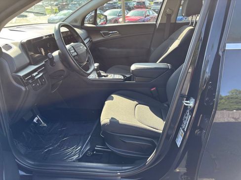 Used 2026 Kia Sportage LX FWD image 23