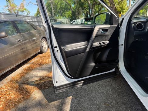 Used 2018 Toyota RAV4 XLE w/ Plus Extra Value Package FWD image 22