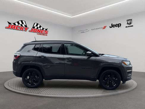 Used 2019 Jeep Compass Latitude AWD/4WD image 12