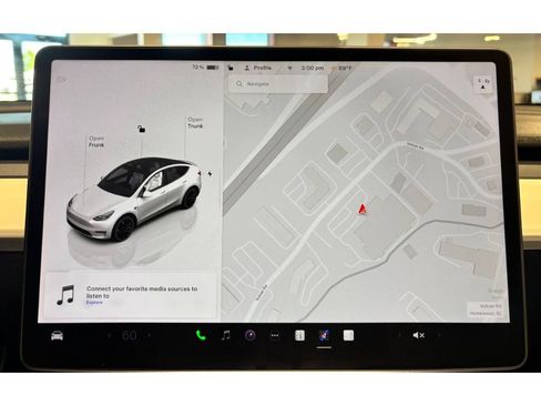 Used 2022 Tesla Model Y Performance image 32