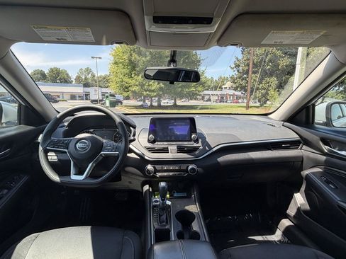 Used 2019 Nissan Altima 2.5 S FWD image 19