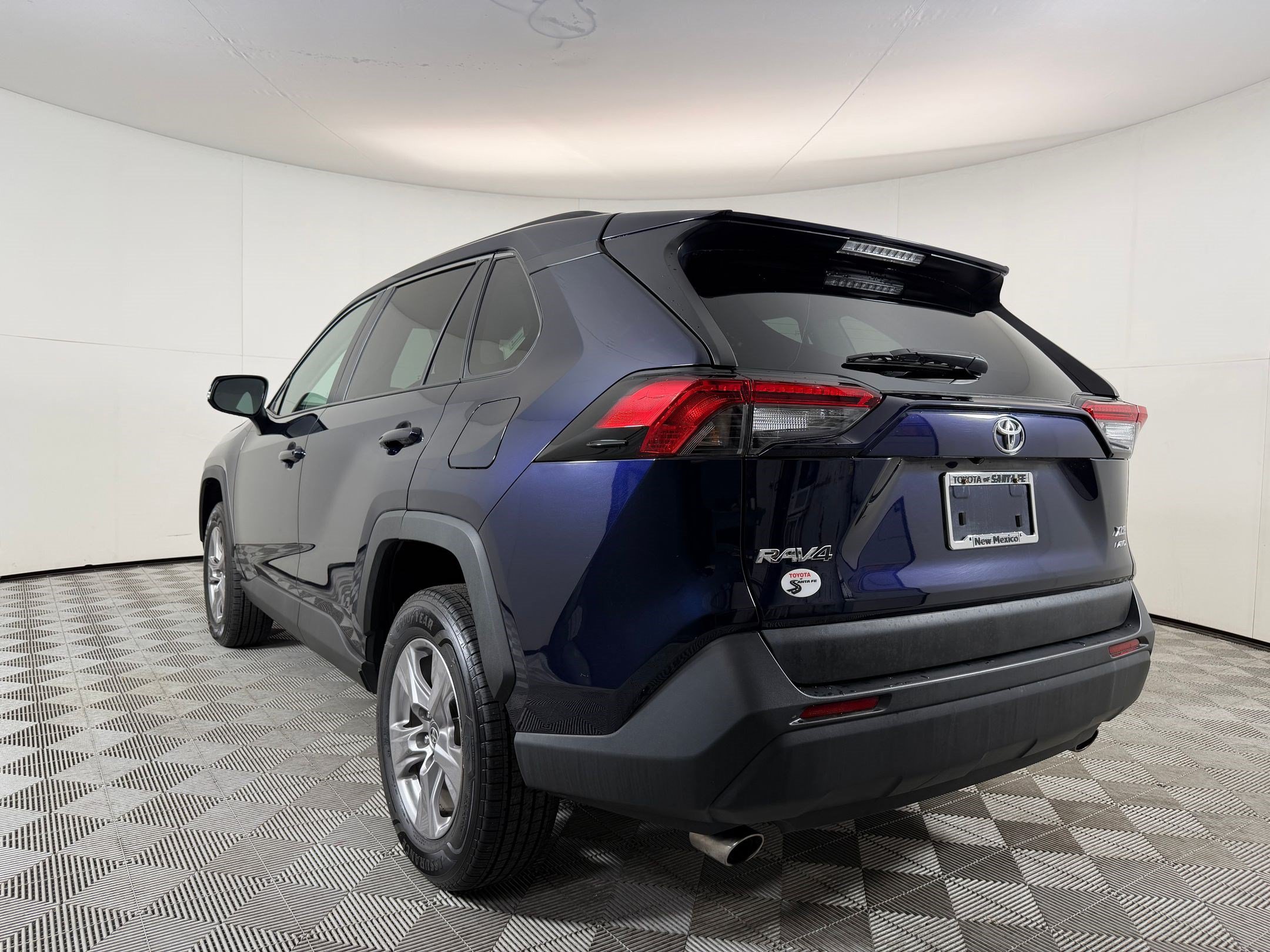 Used 2025 Toyota RAV4 XLE AWD/4WD image 3