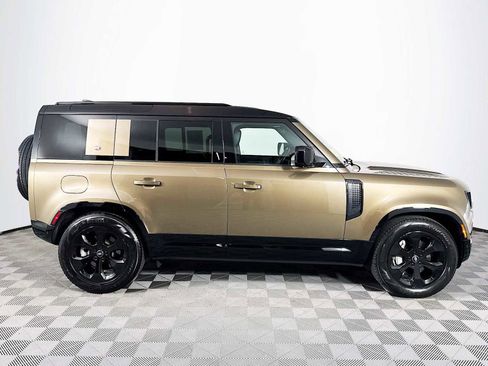 Used 2023 Land Rover Defender 110 X-Dynamic SE image 4