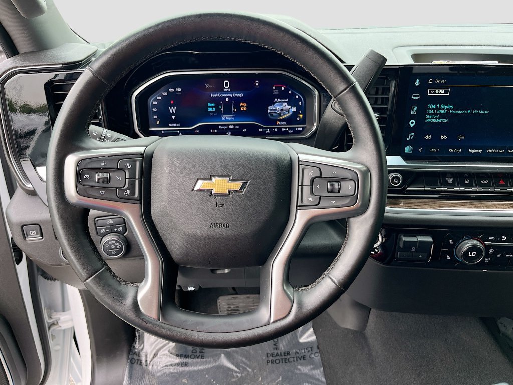 Used 2025 Chevrolet Silverado 2500 LT w/ Convenience Package AWD/4WD image 11