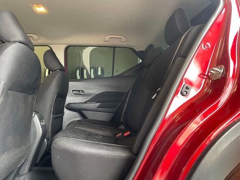 Certified 2021 Nissan Kicks SV FWD image 14