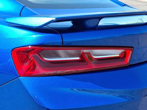 Used 2018 Chevrolet Camaro SS image 12