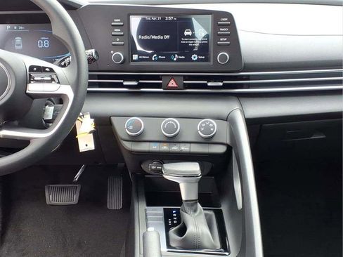 New 2026 Hyundai Elantra SE FWD image 12