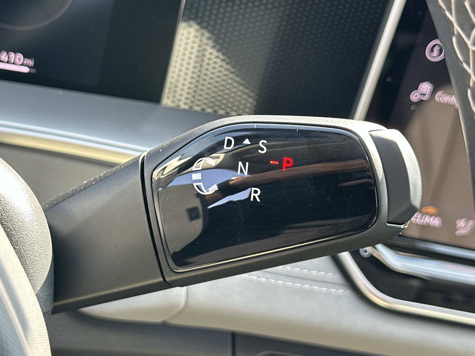 Certified 2026 Volkswagen Tiguan SE FWD image 18