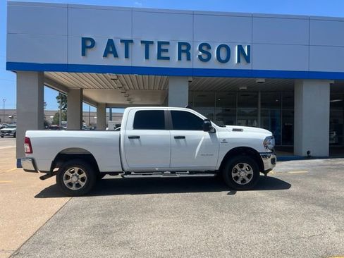 Used 2024 RAM 2500 Big Horn AWD/4WD image 1