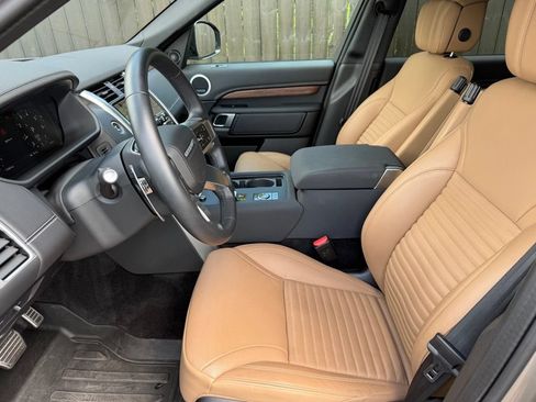 Certified 2025 Land Rover Discovery Dynamic SE AWD/4WD image 10